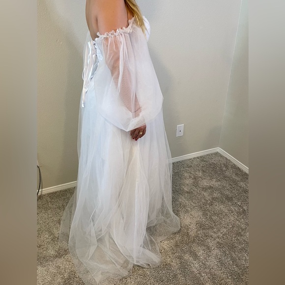 NWT Puffy Sleeve Off-the-Shoulder Wedding Ballgown - Picture 4 of 12